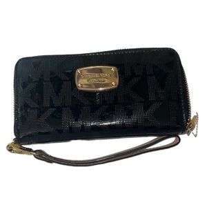 Michael Kors Black Wallet like New!